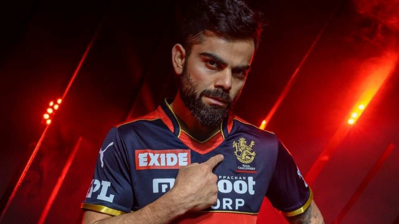 Virat Kohli comes up with heartwarming gesture when security pulls back a Fanboy